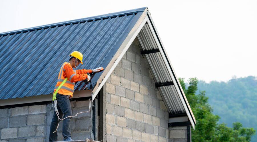 Professional gutter cleaning in O'Fallon, IL